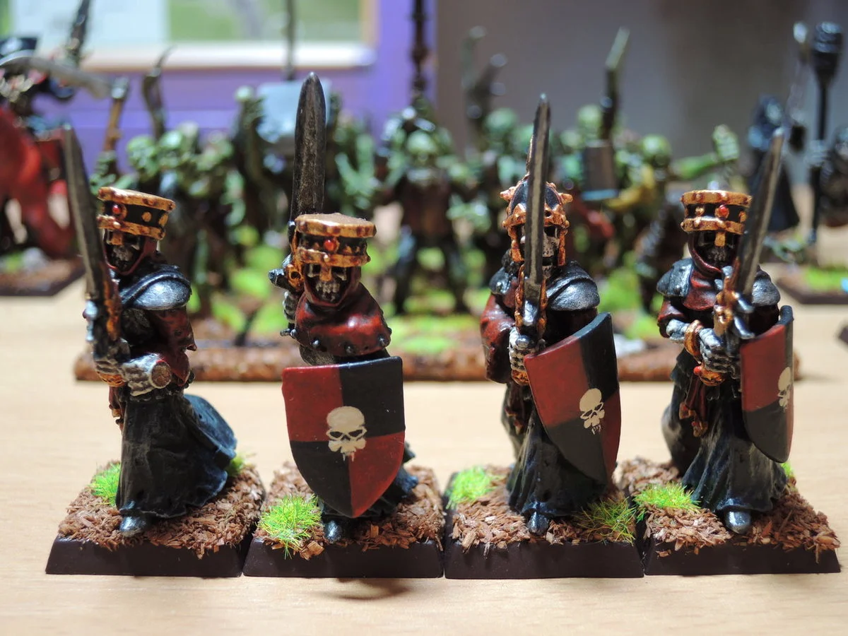 afc02.deviantart.net_fs70_i_2013_025_1_6_grave_guard_by_wh_reaper_d5sou24.webp
