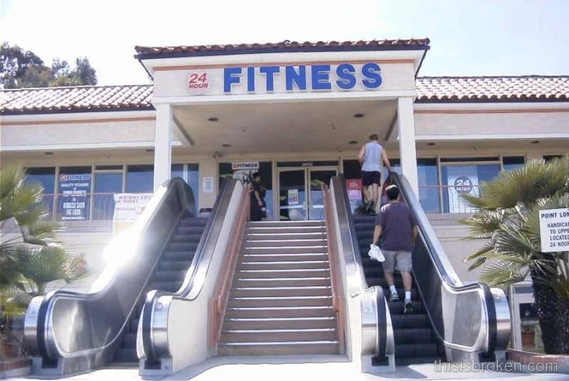 aflann4.files.wordpress.com_2007_12_escalator.webp