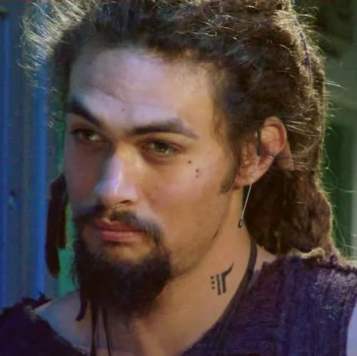 ai18.photobucket.com_albums_b142_cjgblue007_JASON_20MOMOA_20PHOTOS_Aurora03.webp