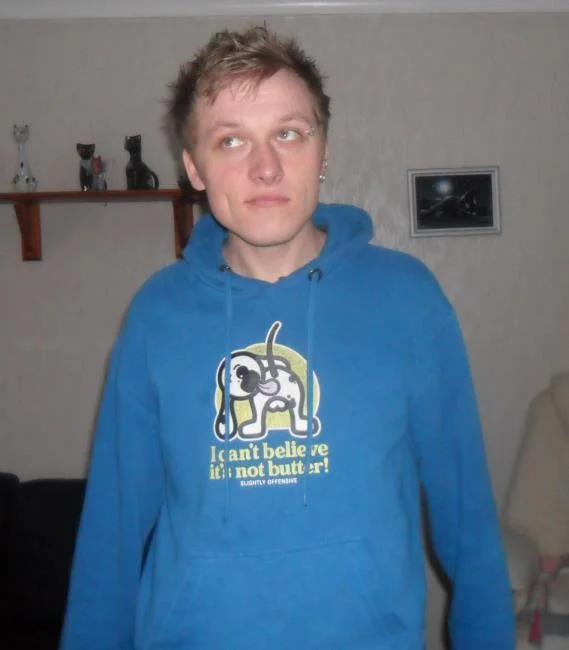 ai289.photobucket.com_albums_ll219_Logoan054_Me.webp