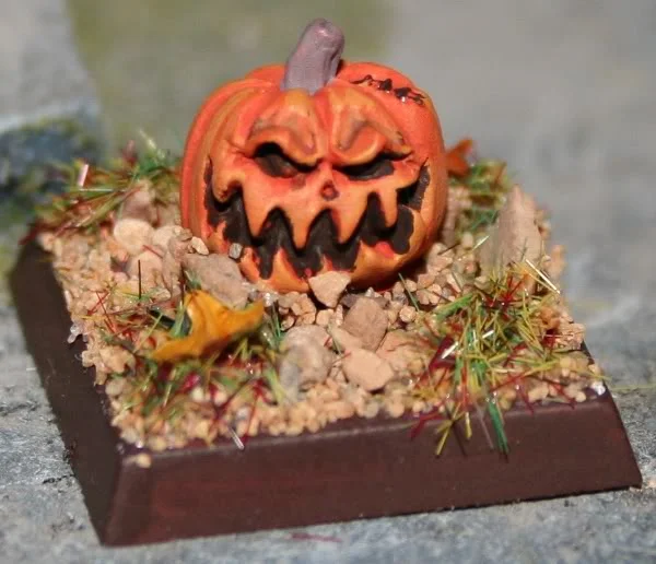 ai649.photobucket.com_albums_uu220_vannahscreations_Dragon_20Legion_101011singlepumpkin.webp