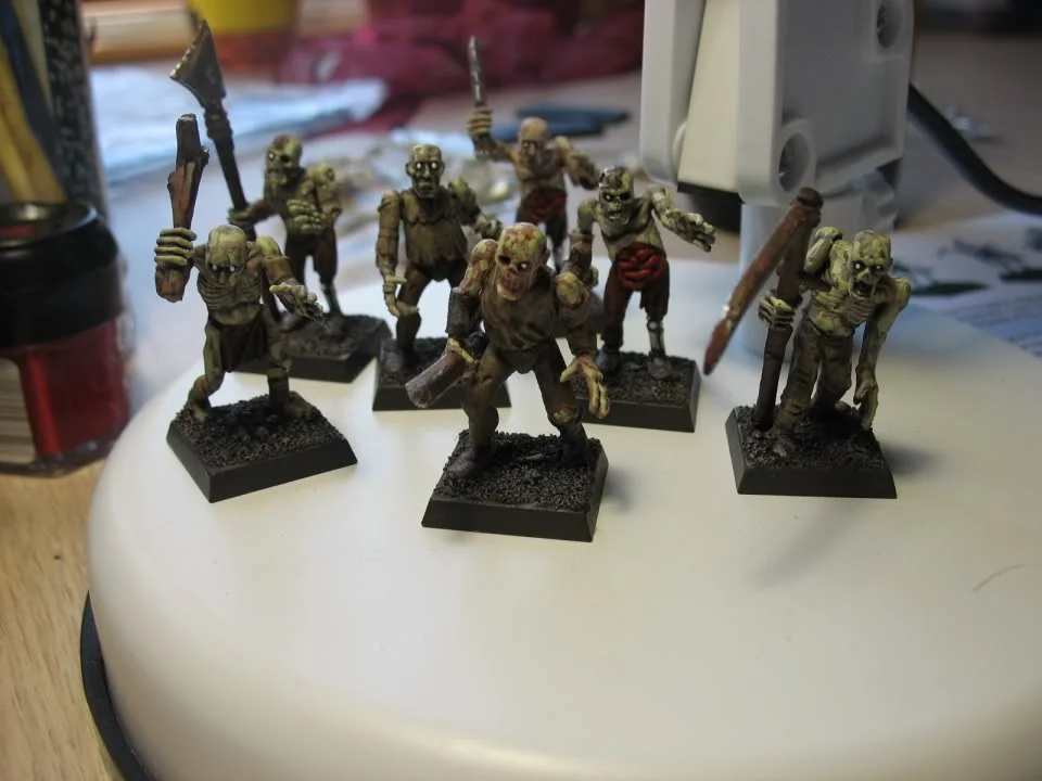 ai752.photobucket.com_albums_xx163_pitchforkau_zombies4.webp